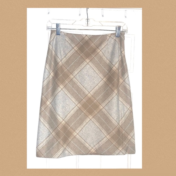 Ann Taylor Skirt - Picture 2 of 4